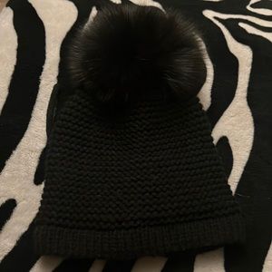 Kyi Kyi pom beanie